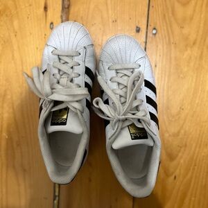 Adidas Sneakers